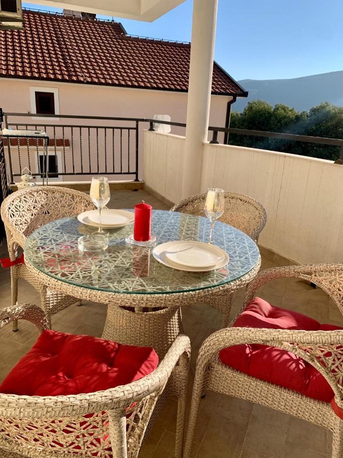 Lastochka.Mne Apartments Baošići Екстериор снимка