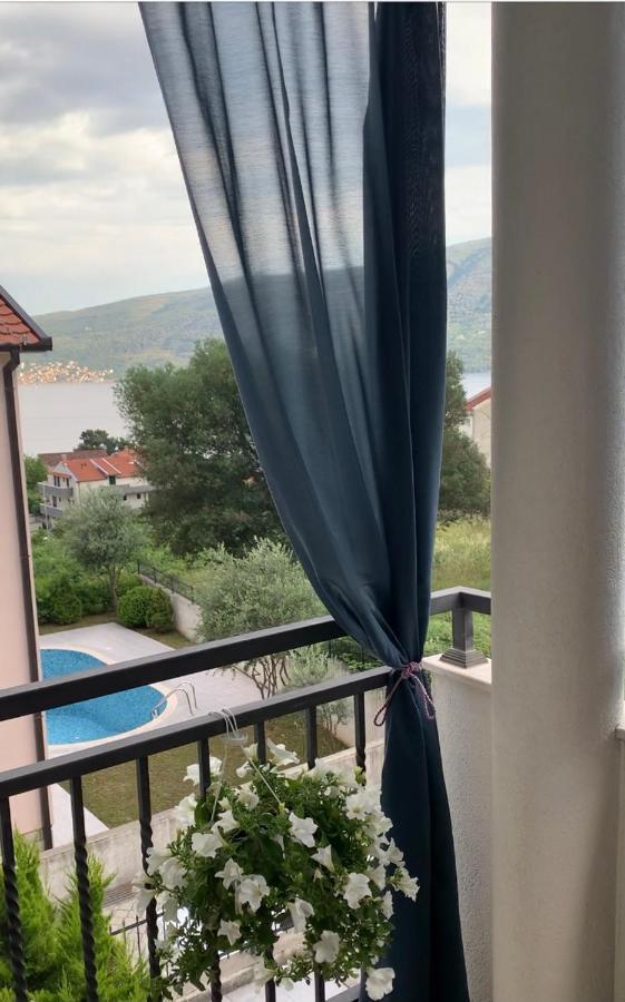 Lastochka.Mne Apartments Baošići Екстериор снимка
