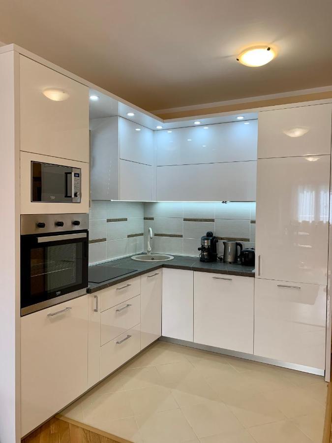 Lastochka.Mne Apartments Baošići Екстериор снимка