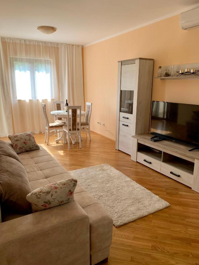 Lastochka.Mne Apartments Baošići Екстериор снимка