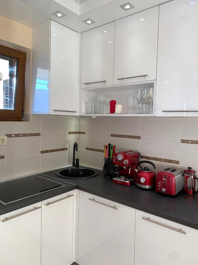 Lastochka.Mne Apartments Baošići Екстериор снимка
