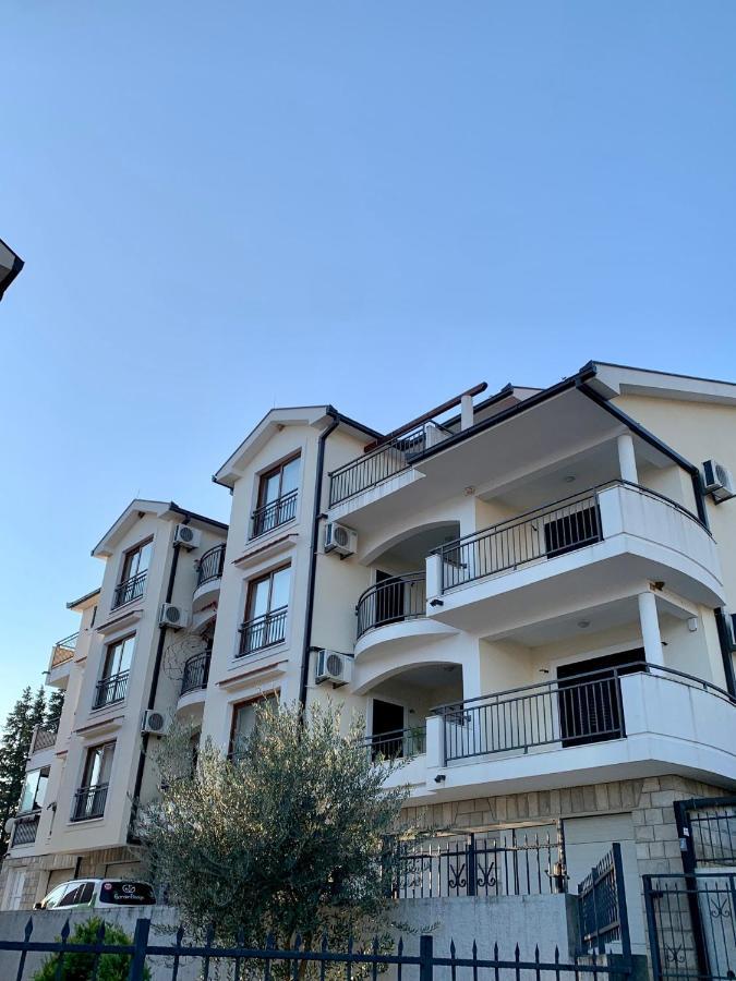 Lastochka.Mne Apartments Baošići Екстериор снимка