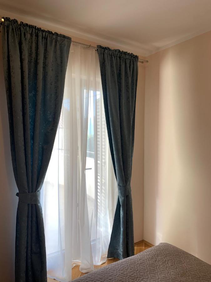 Lastochka.Mne Apartments Baošići Екстериор снимка